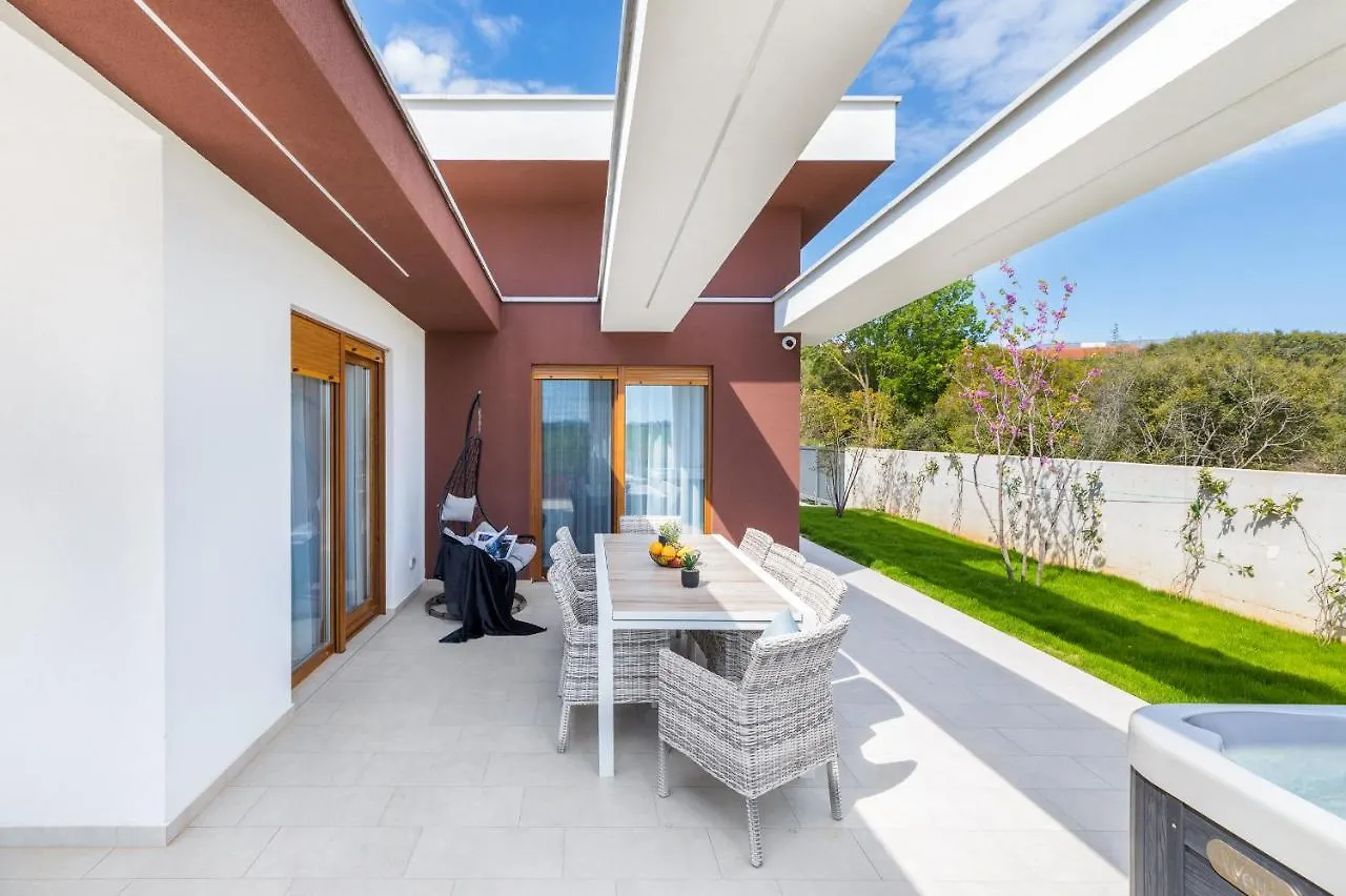 Villa Grofica, New House, Heated Pool, Jacuzzi, Playgroung & Bbq, Near Beaches, Pula - Istria クロアチア