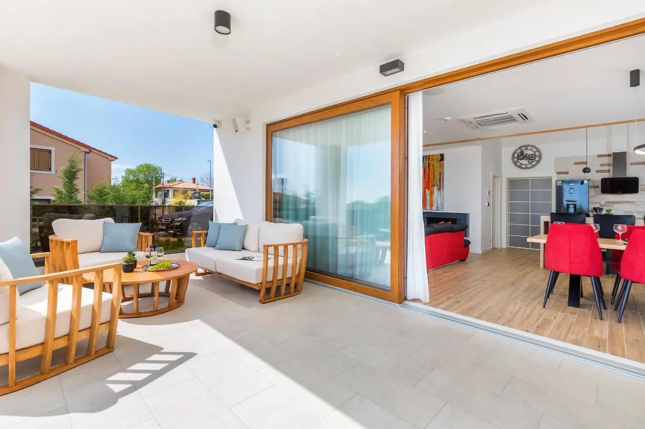Villa Grofica, New House, Heated Pool, Jacuzzi, Playgroung & Bbq, Near Beaches, Pula - Istria