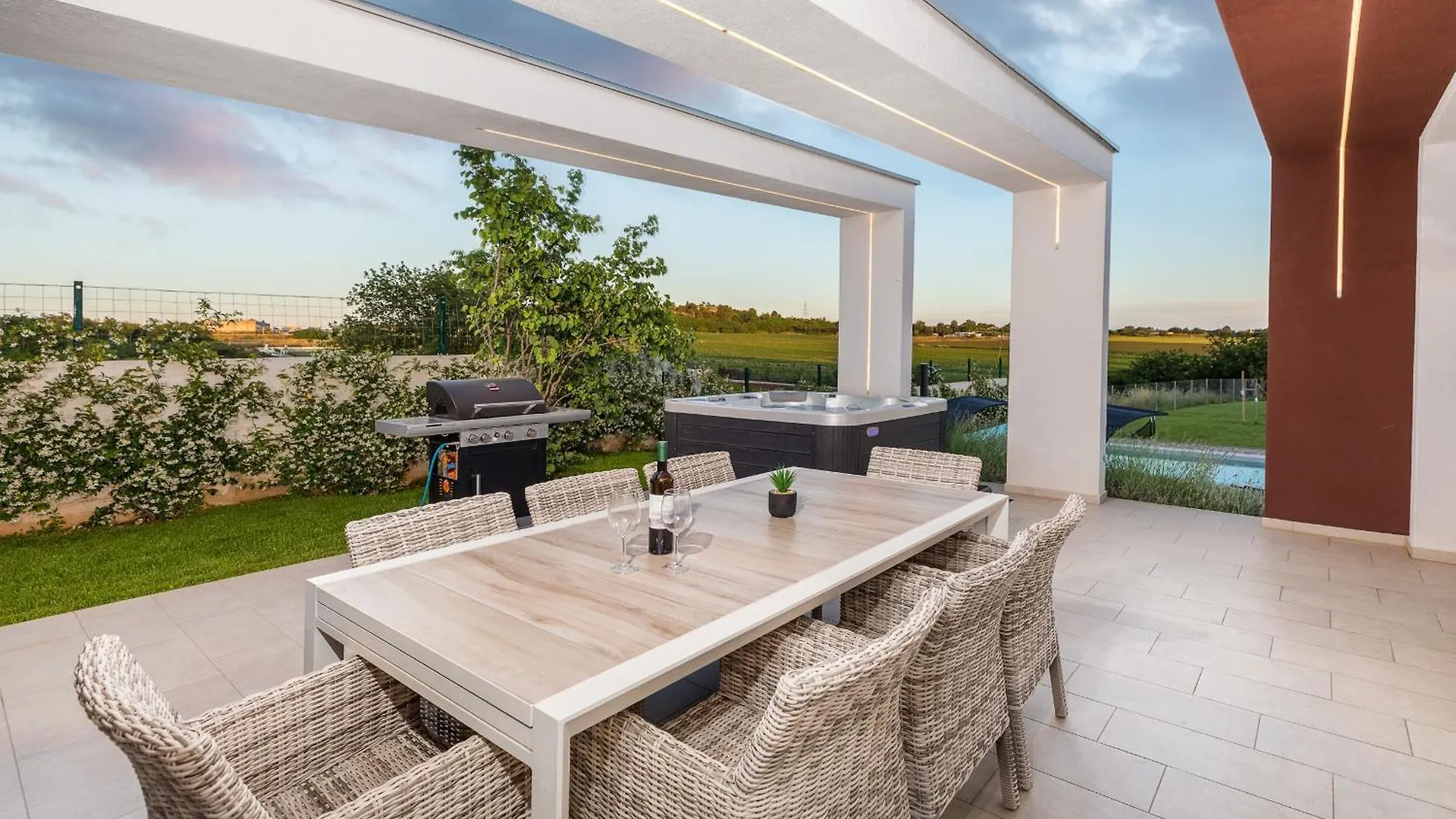 Villa Grofica, New House, Heated Pool, Jacuzzi, Playgroung & Bbq, Near Beaches, Pula - Istria